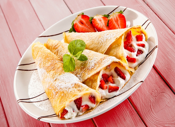 Cornet de crêpes fraise et chantilly