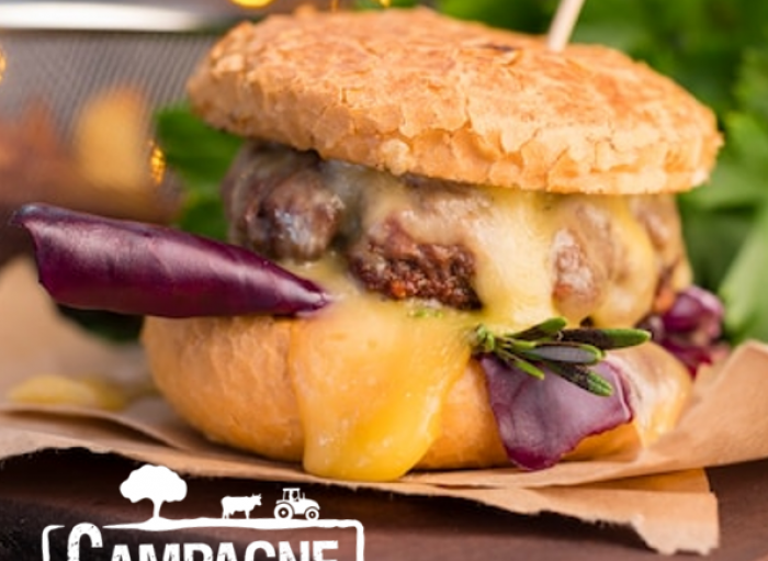 Découvrez notre recette de hamburger au fromage raclette facile et rapide.